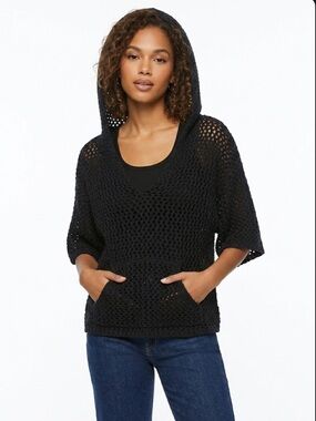 Forever 21  Size Women’s Large 
Classic Black Crochet Knit